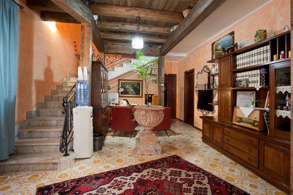 คูเนเซียส บี&บี Bed & Breakfast ชีนิซี ภายนอก รูปภาพ