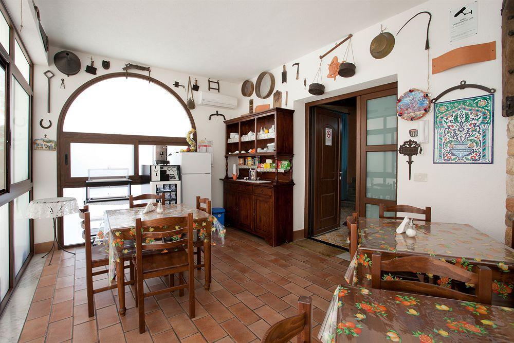 คูเนเซียส บี&บี Bed & Breakfast ชีนิซี ภายนอก รูปภาพ