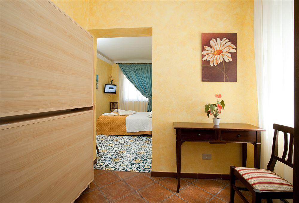 คูเนเซียส บี&บี Bed & Breakfast ชีนิซี ภายนอก รูปภาพ