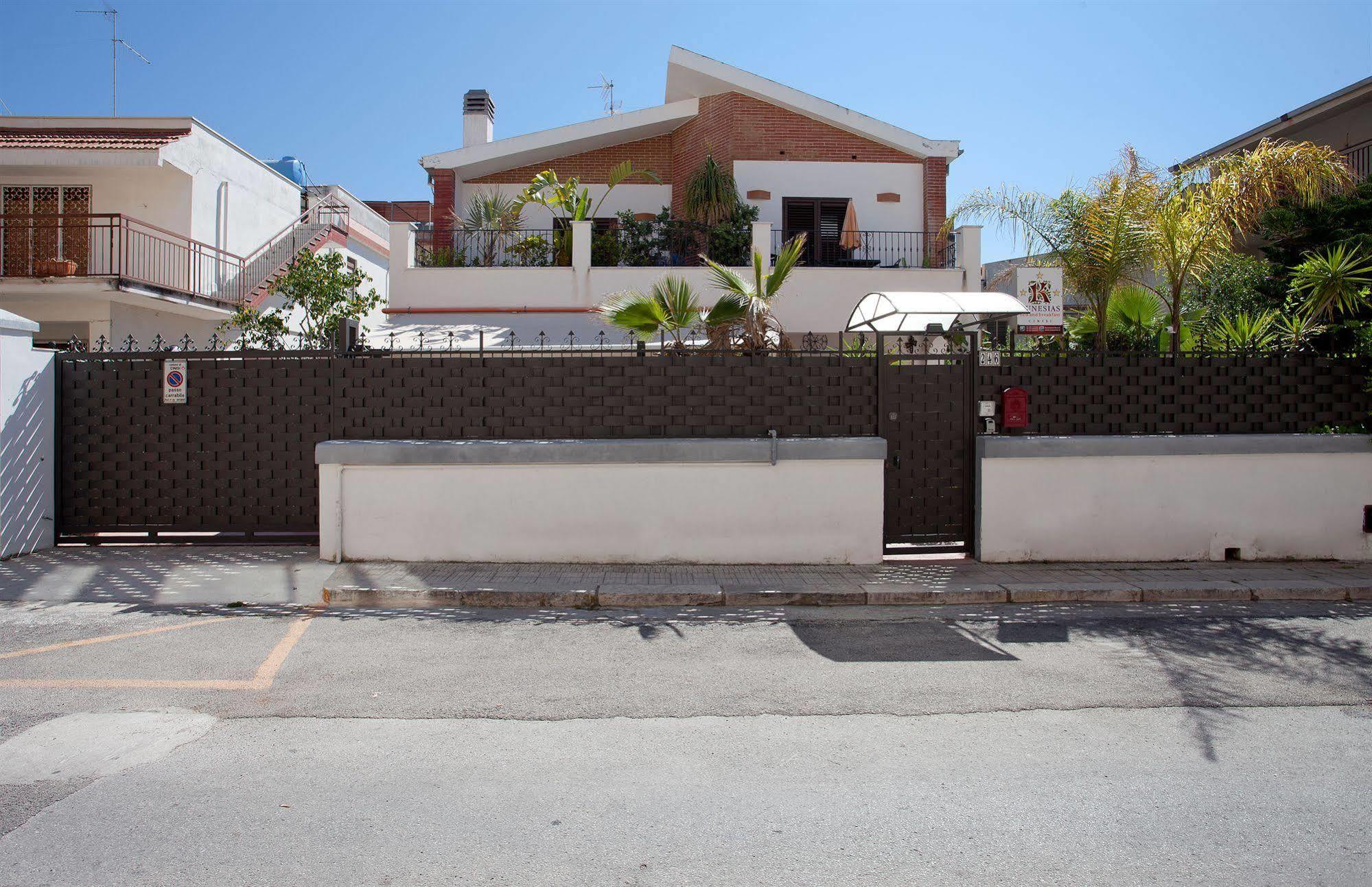 คูเนเซียส บี&บี Bed & Breakfast ชีนิซี ภายนอก รูปภาพ