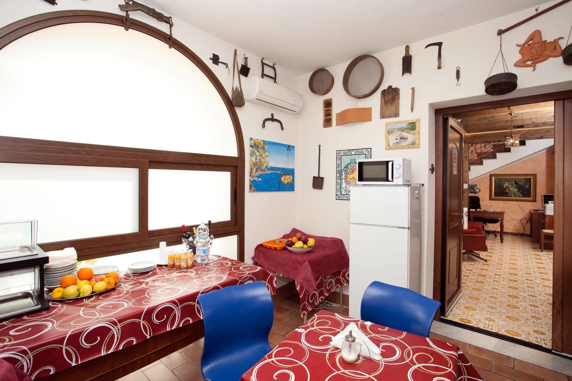 คูเนเซียส บี&บี Bed & Breakfast ชีนิซี ภายนอก รูปภาพ