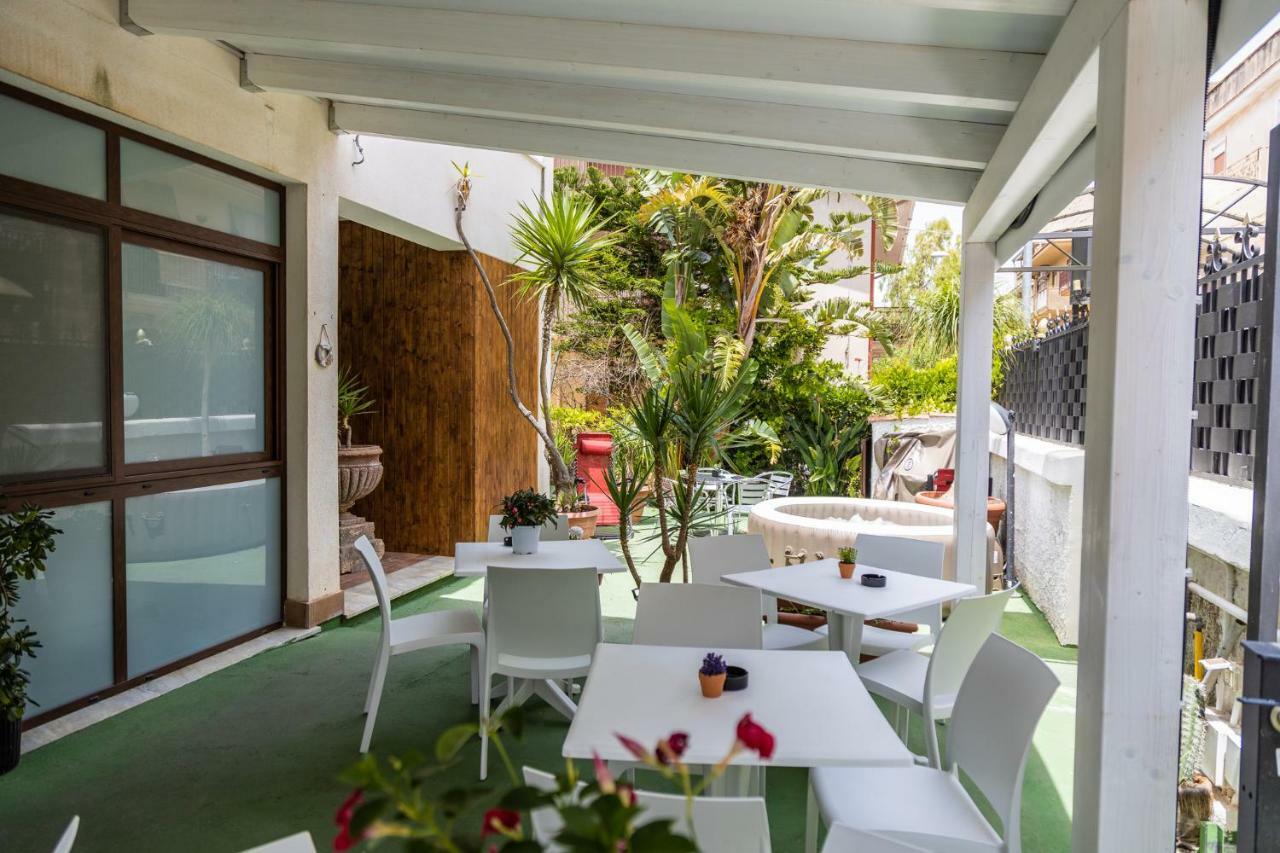 คูเนเซียส บี&บี Bed & Breakfast ชีนิซี ภายนอก รูปภาพ